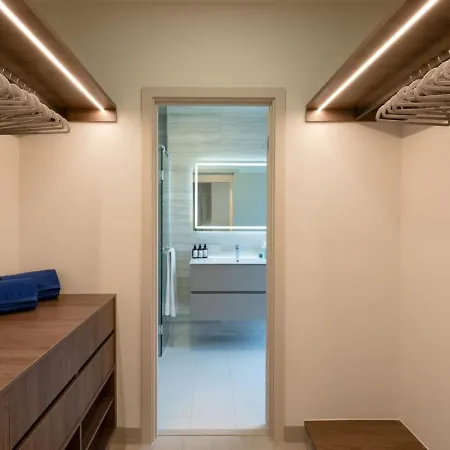 Business Loft With Ocean View Apartment
